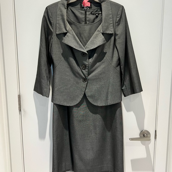 ❤️ Great spring blazer in classic grey with 3/4 length sleeve. - Picture 8 of 11
